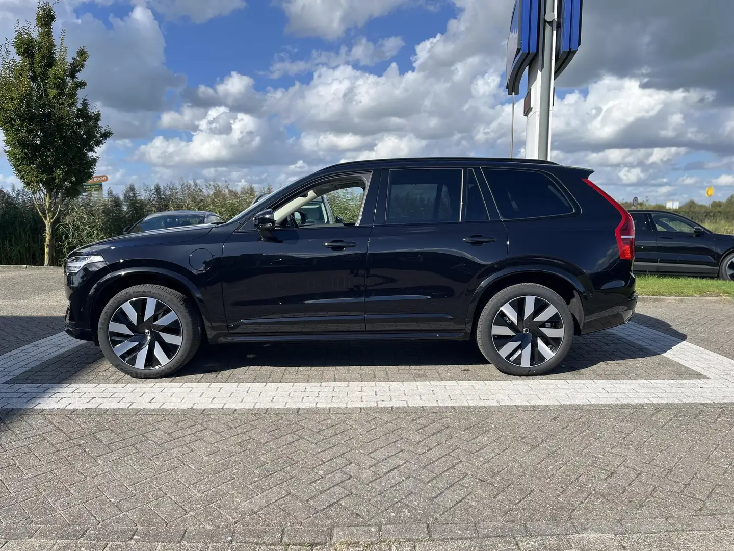 Volvo XC90 T8 Plug-in hybrid AWD Ultra Dark | Bowers & Wilkin Schwarz - 2