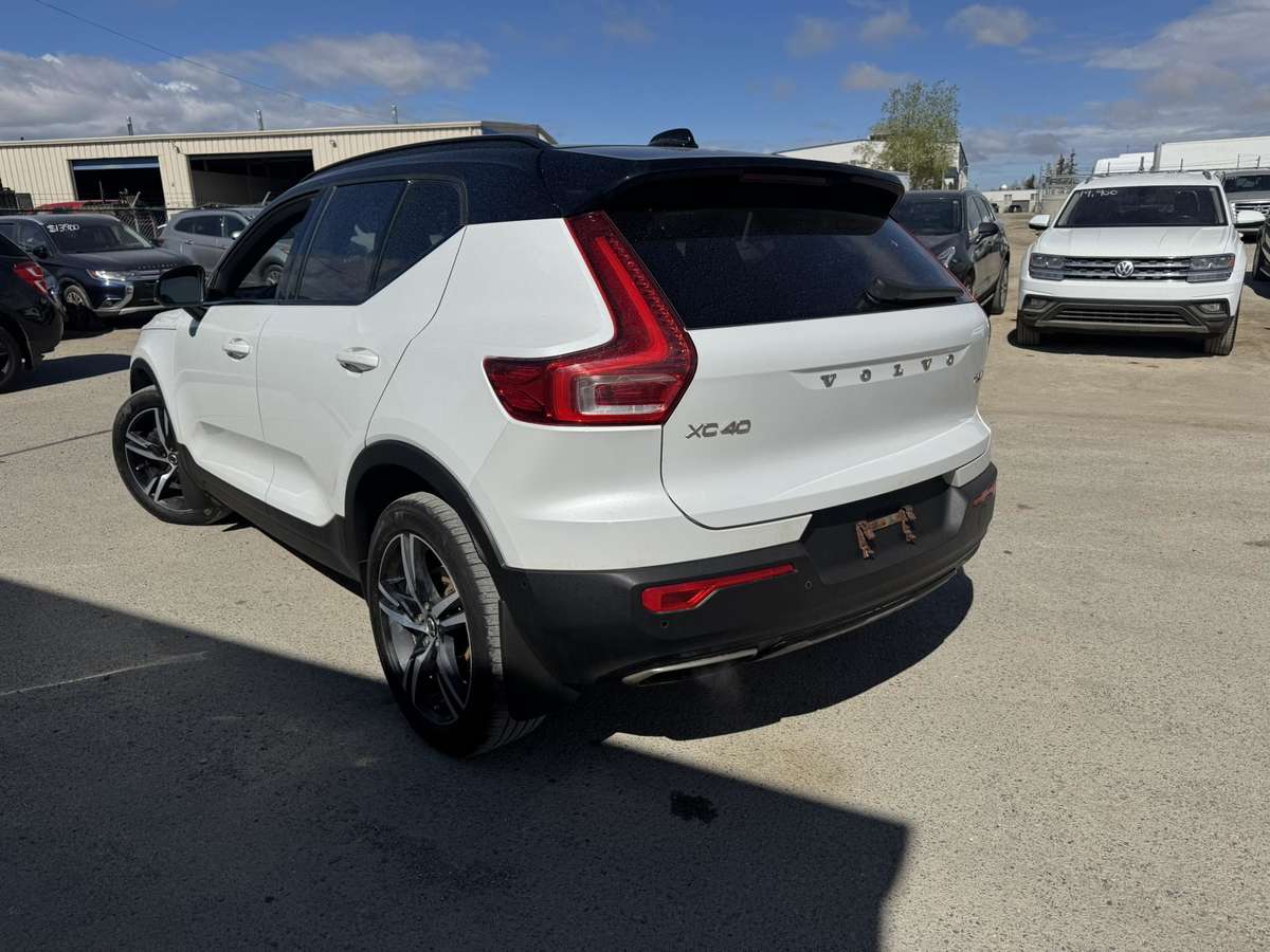 2019 Volvo XC40 R Design thumb 7