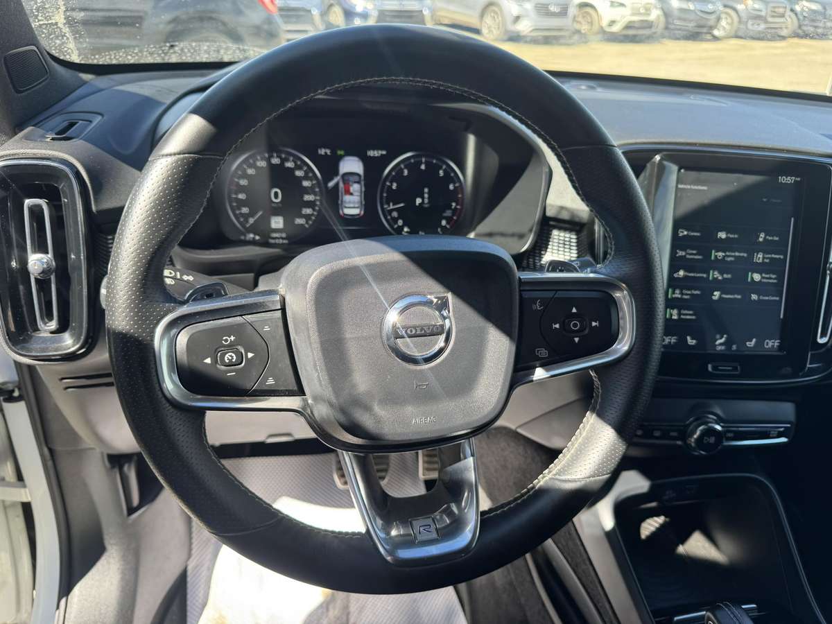 2019 Volvo XC40 R Design thumb 10