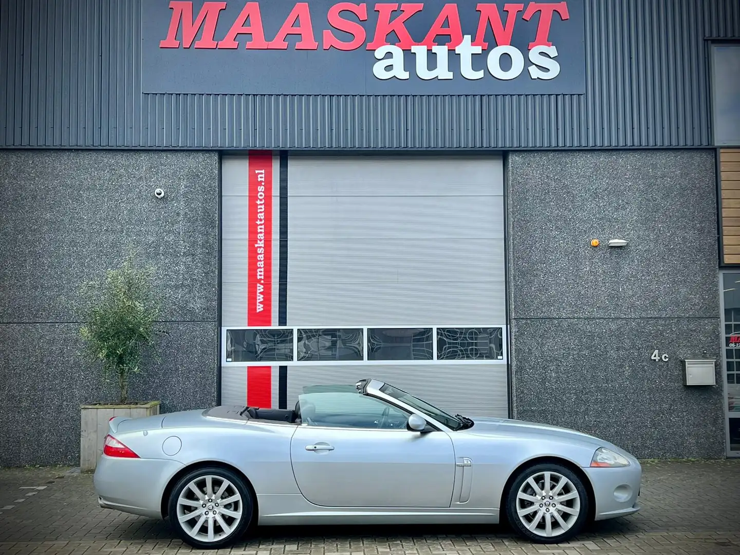 Jaguar XK 4.2 Convertible / Liquid silver / Softgrain leathe Gri - 2