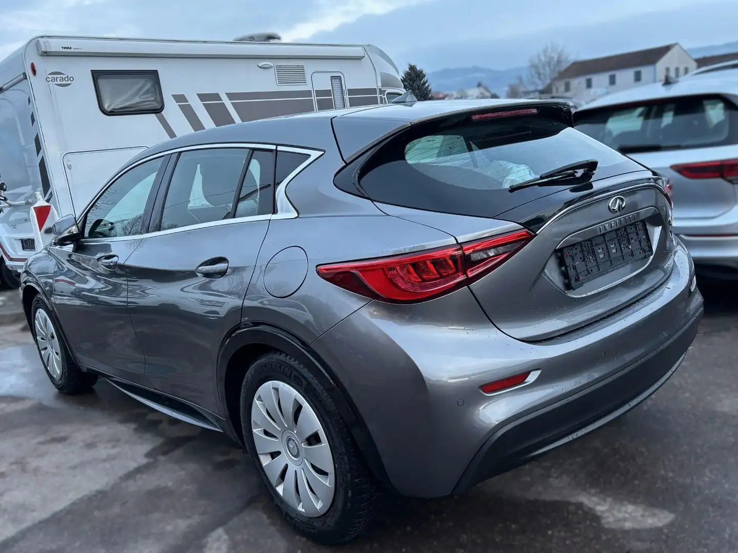Infiniti Q30 1.5d FWD Sport Gris - 2