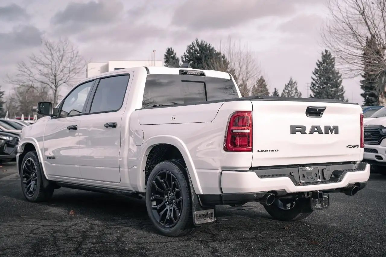 RAM 1500 снимка RAM 1500