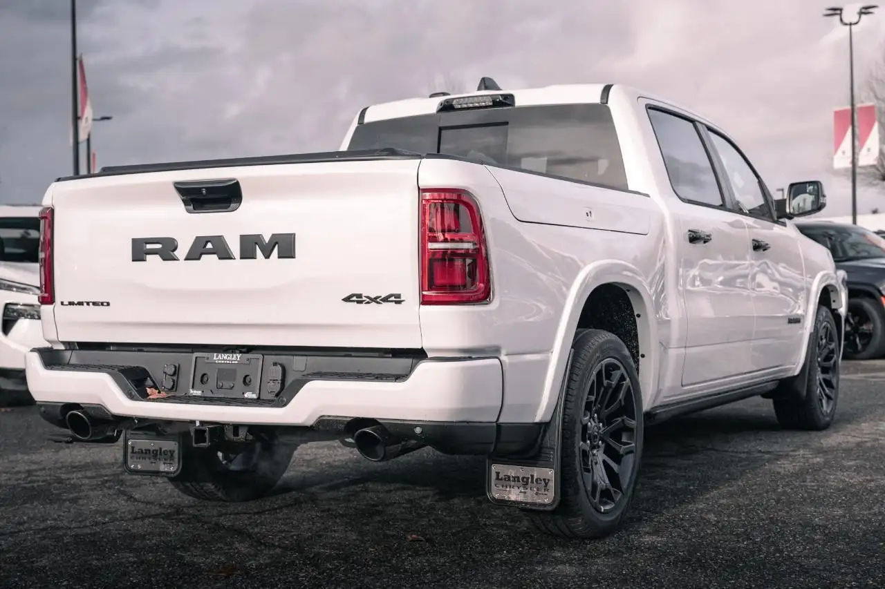 RAM 1500 снимка RAM 1500