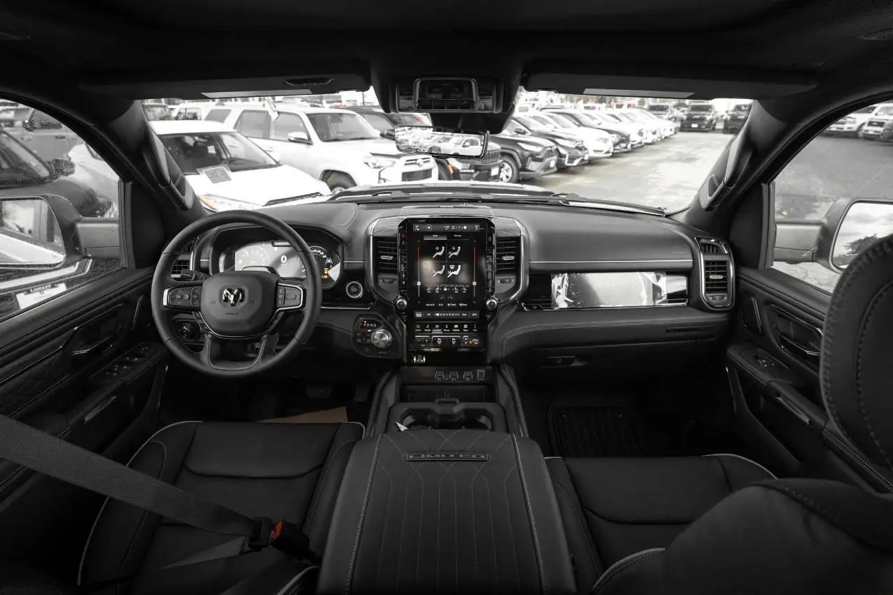 RAM 1500 снимка RAM 1500