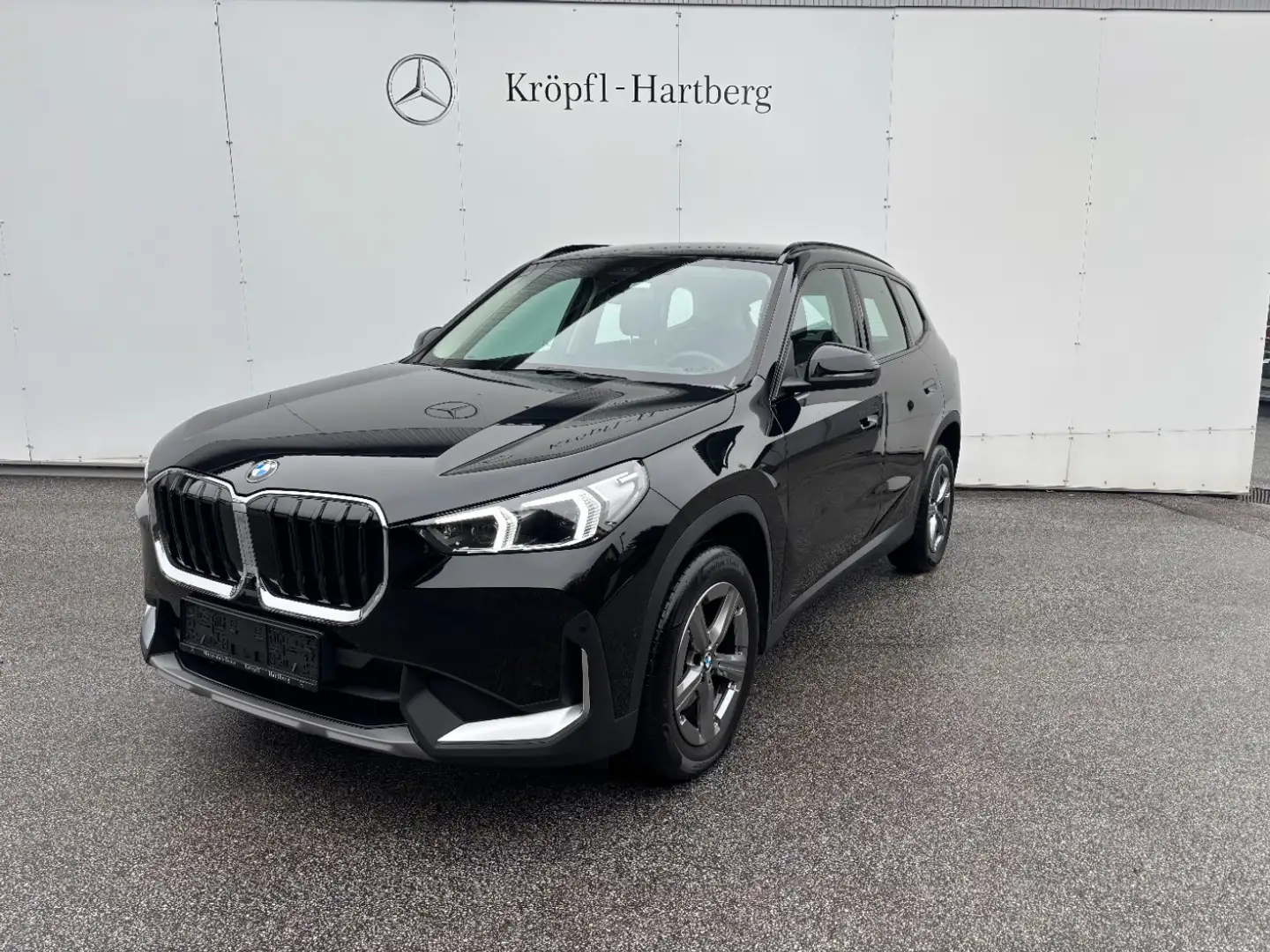 BMW X1 xDrive 20d AUT Schwarz - 2