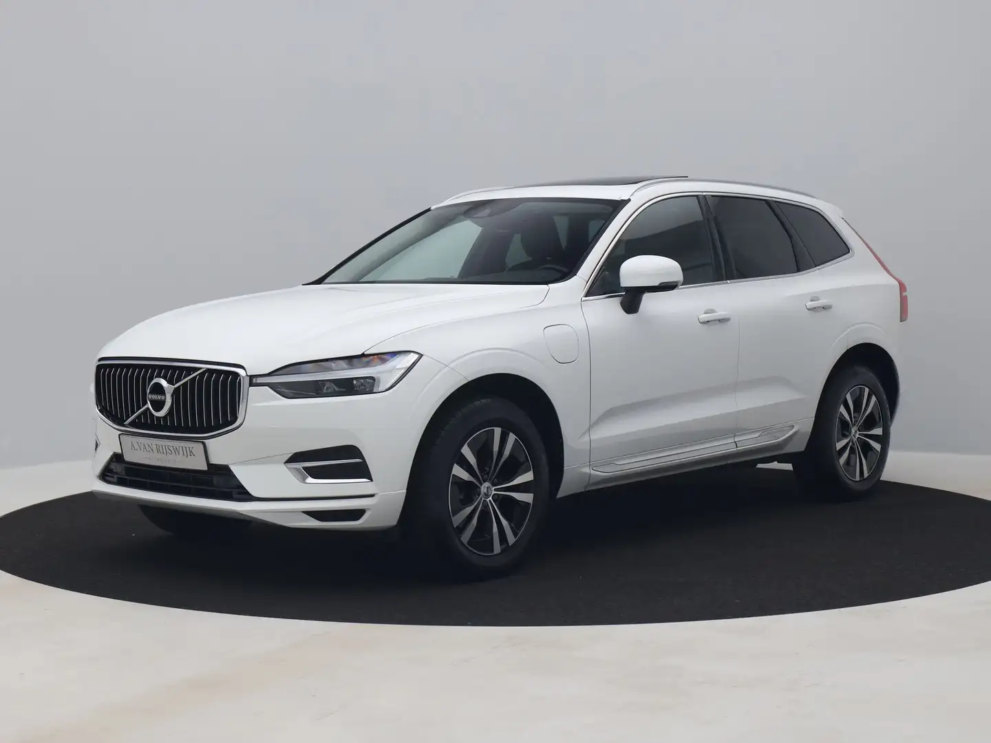 Volvo XC60 2.0 Recharge T6 AWD Business Pro | PANO | CAMERA | Wit - 1