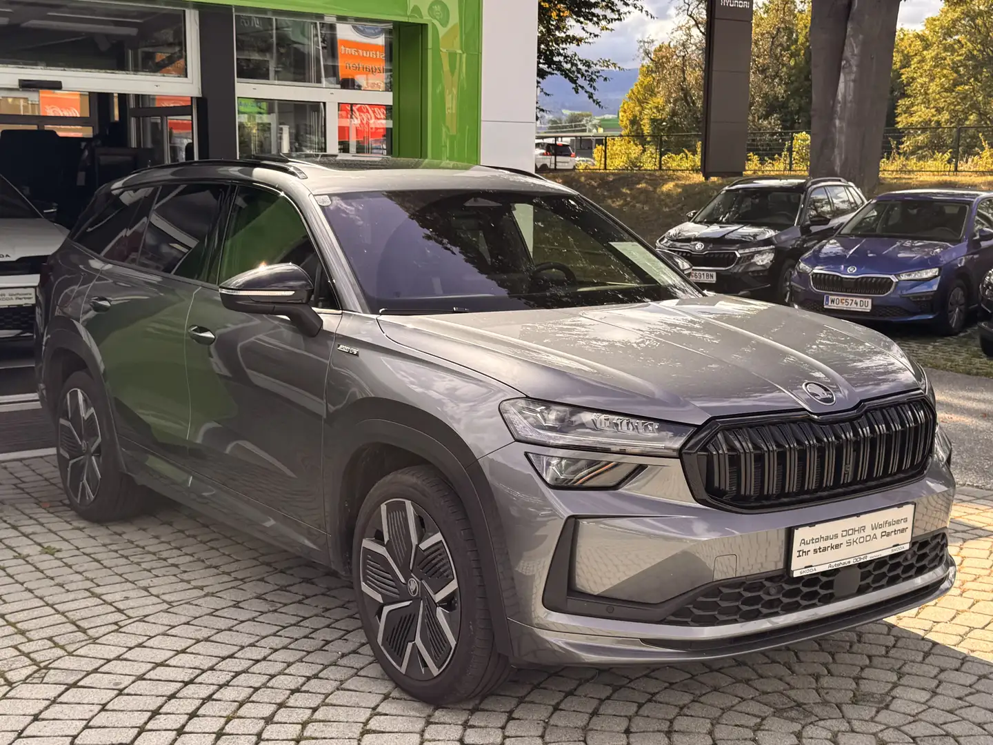Skoda Kodiaq 2.0 TDI 142kW 4x4 Sportline Grau - 2