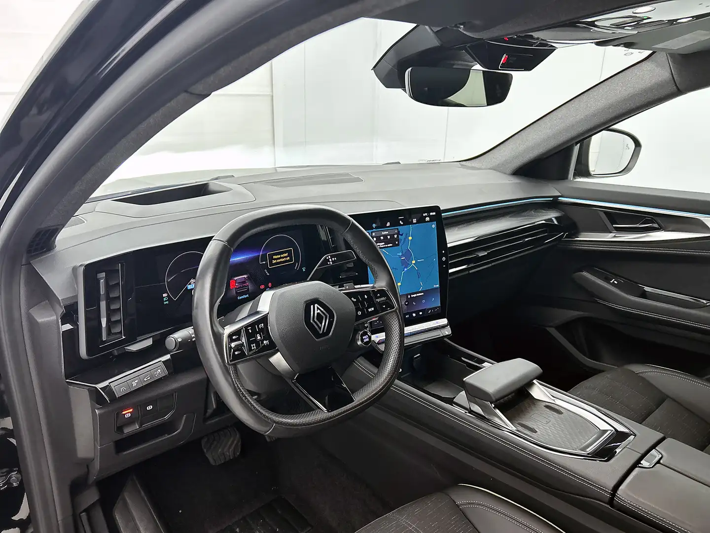 Renault Austral 1.2 E-Tech full hybrid 200 iconic Massage, 360 cam Zwart - 2