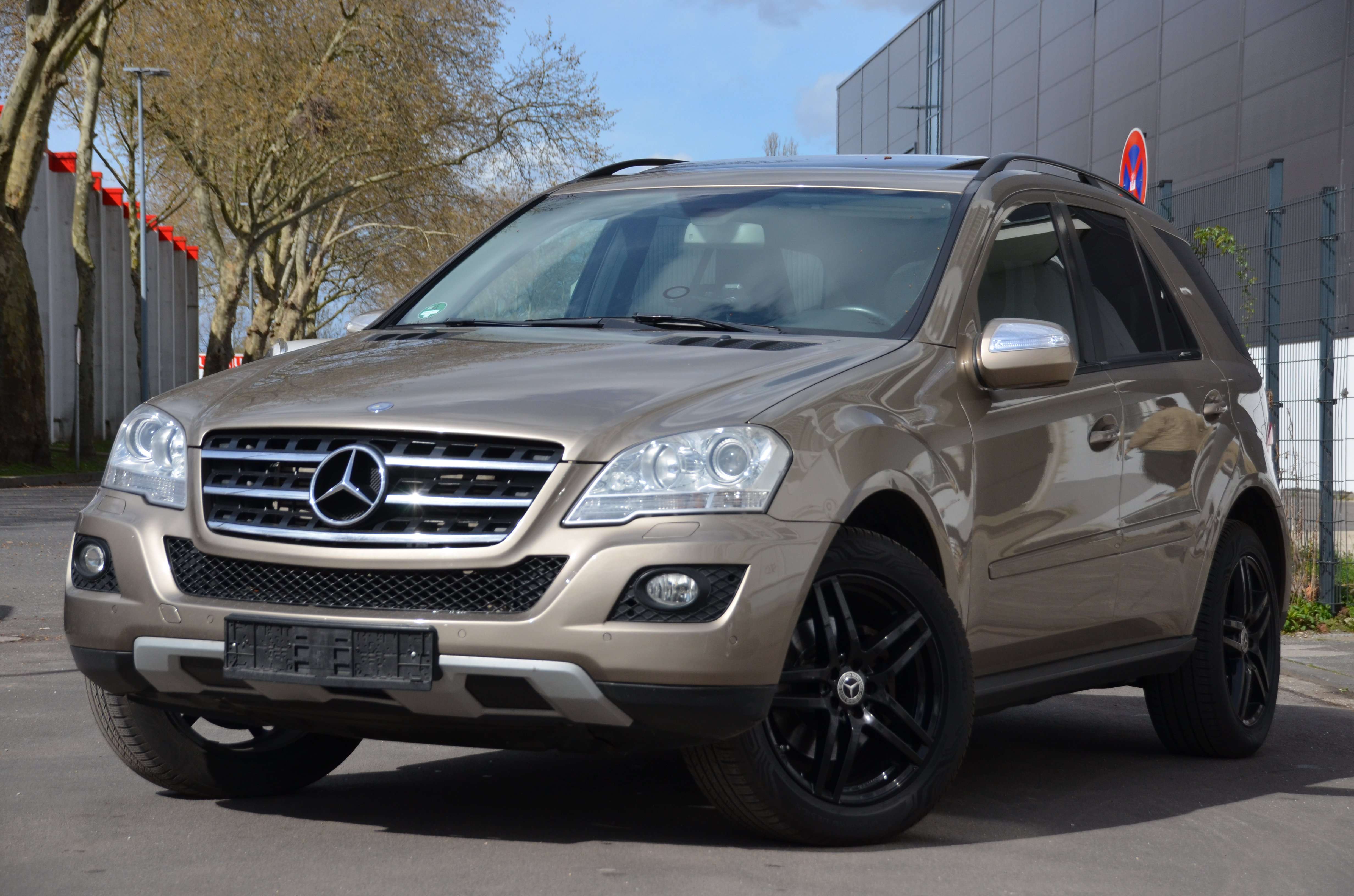 Second hand Mercedes Benz Ml-Class 320