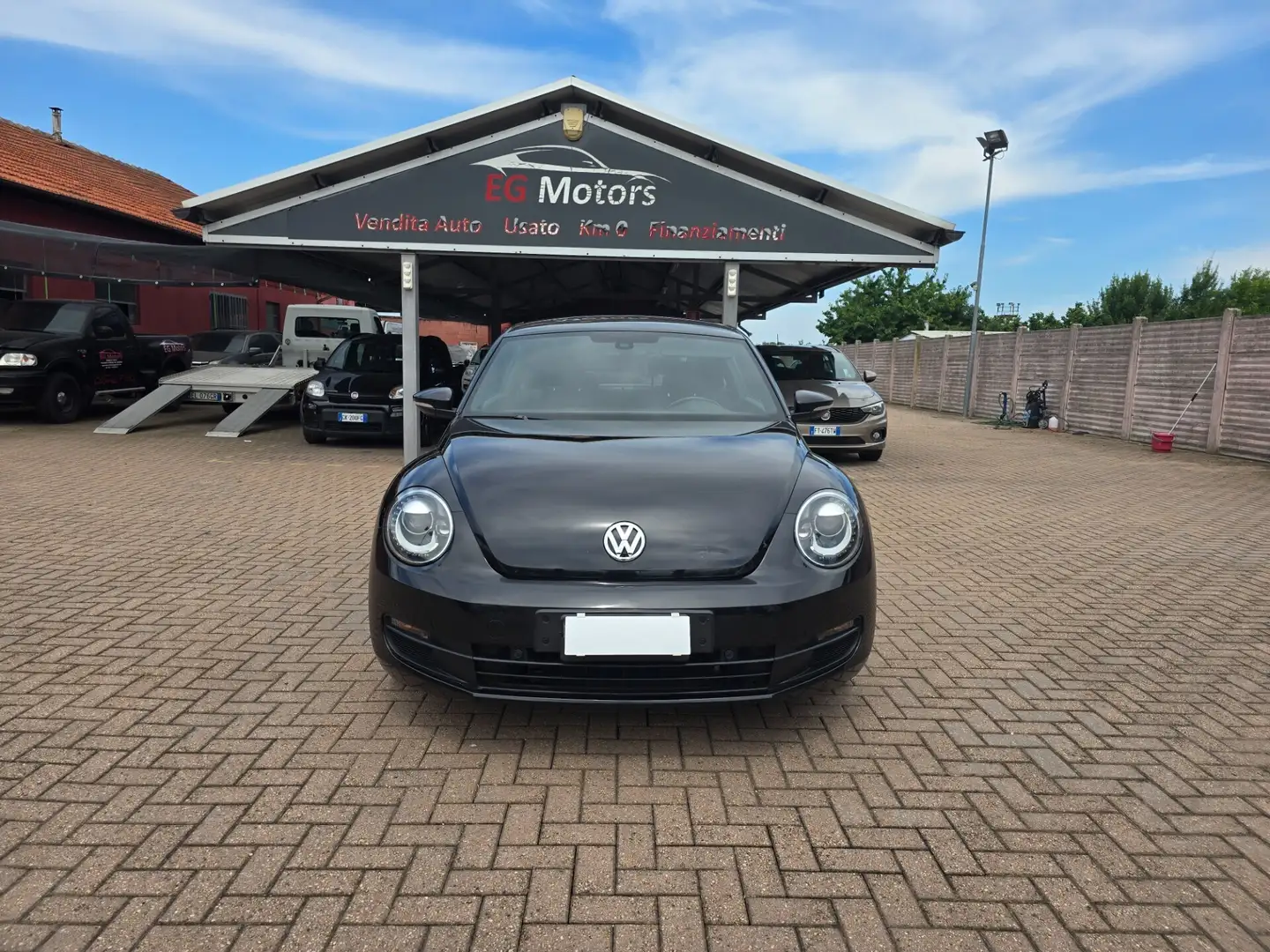 Volkswagen Maggiolino 1.6 TDI Design Nero - 2