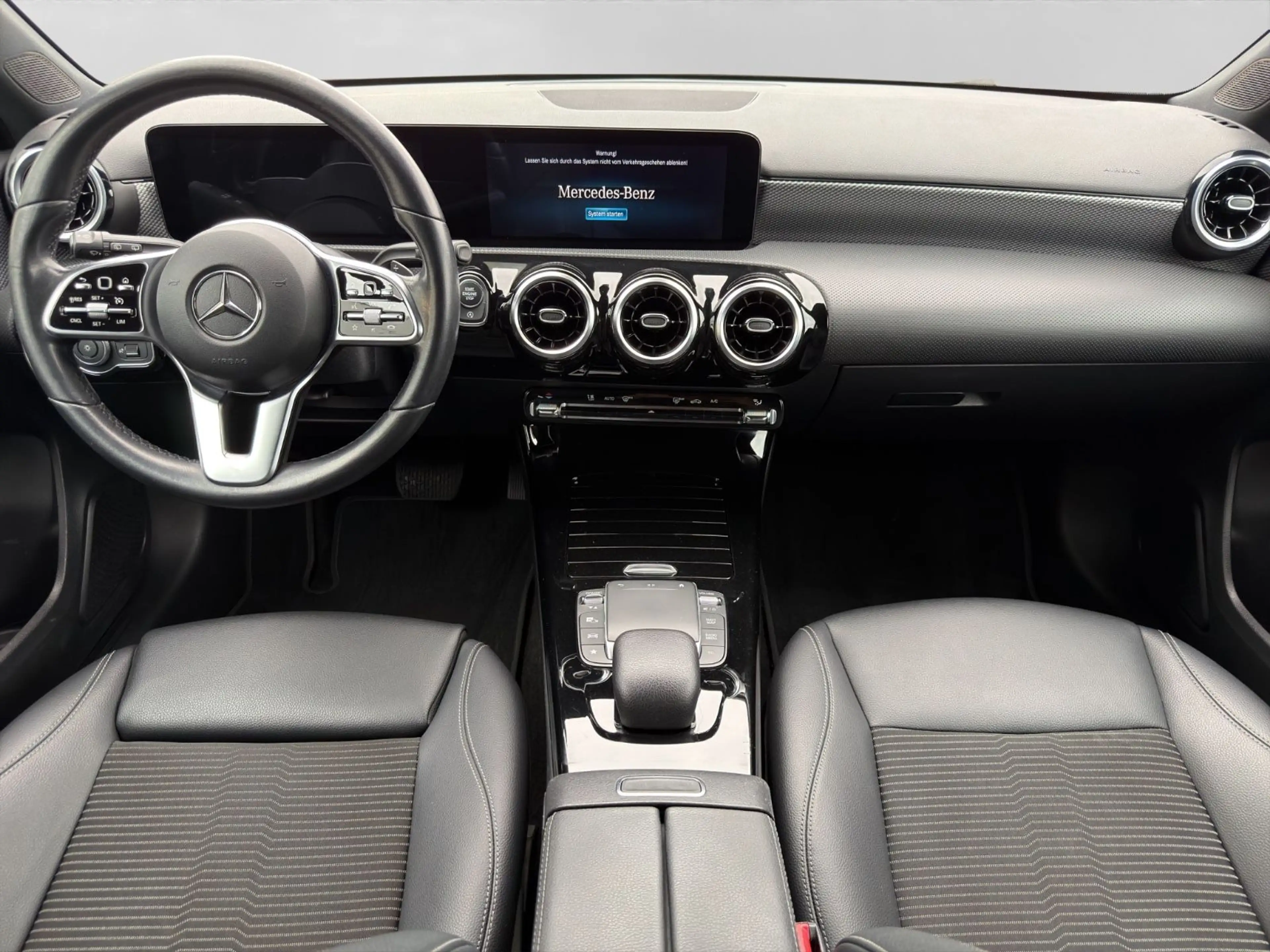 Mercedes-Benz A 180 High Performance MBUX PDC DAB Keyless GO — photo 14