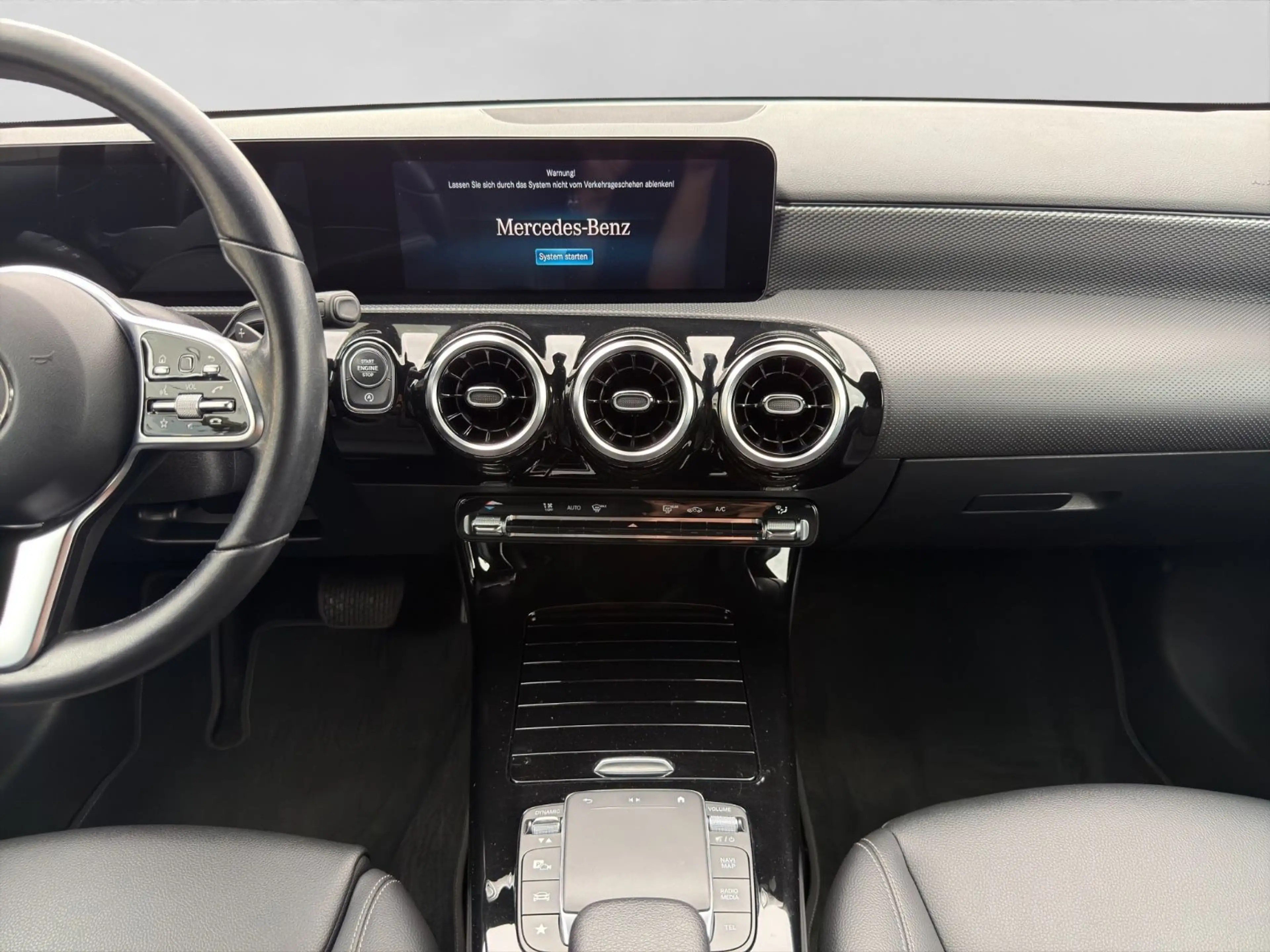 Mercedes-Benz A 180 High Performance MBUX PDC DAB Keyless GO — photo 15
