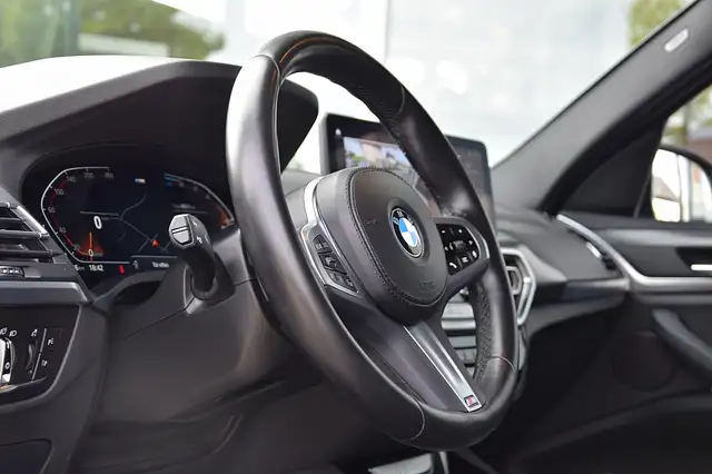 BMW X3 view 13