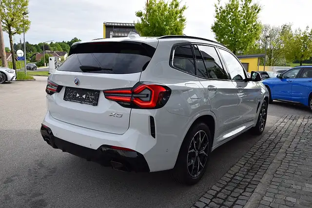 BMW X3 view 3