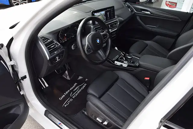 BMW X3 view 4