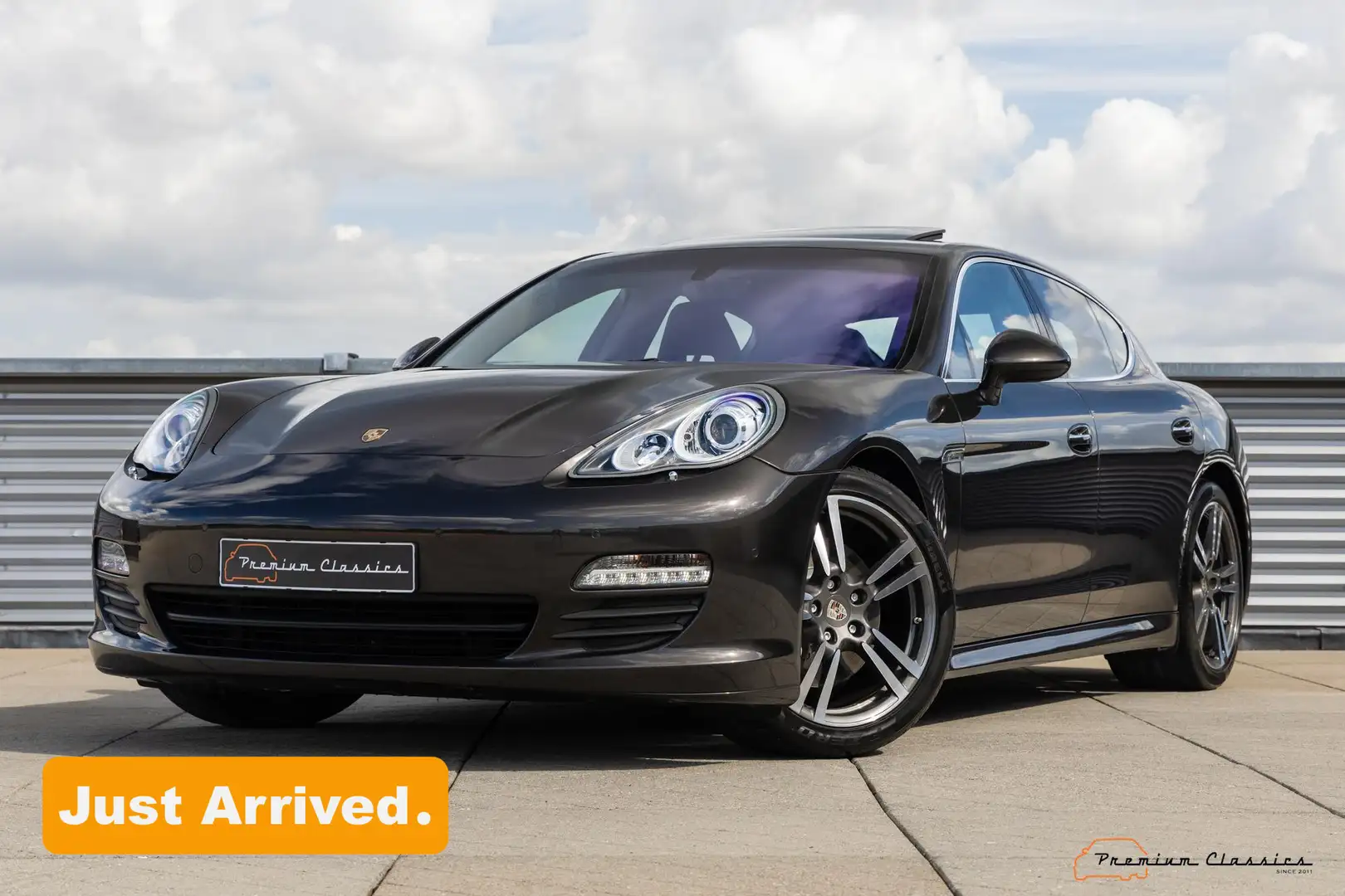 Porsche Panamera 4.8 S | 70.000KM | Sunroof | BOSE | Sport Chrono | Grijs - 1