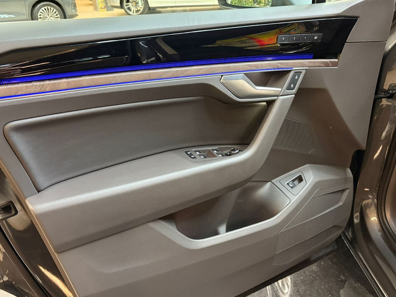 Volkswagen Touareg Atmosphere 4Motion virtual Memory AHK — photo 7