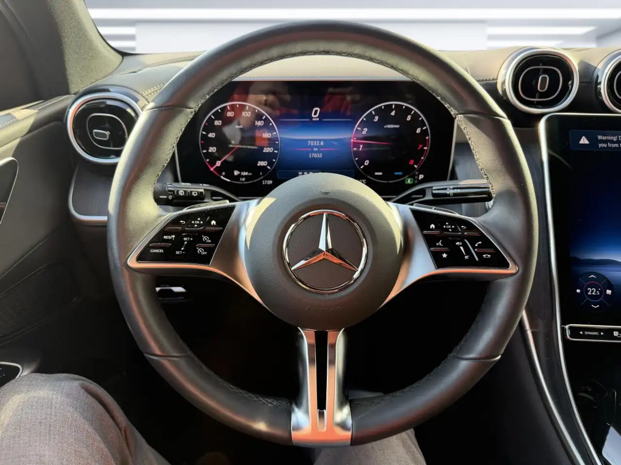 Mercedes-Benz GLC снимка Mercedes-Benz GLC