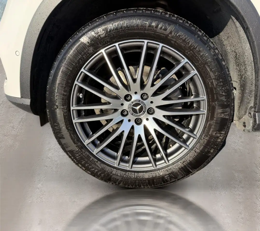 Mercedes-Benz GLC снимка Mercedes-Benz GLC
