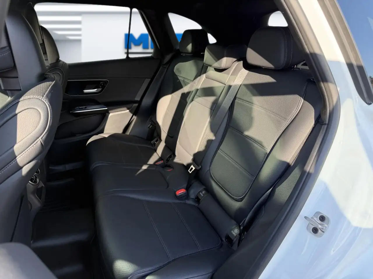Mercedes-Benz GLC снимка Mercedes-Benz GLC