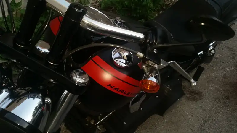 Harley-Davidson Dyna Fat Bob - foto 4