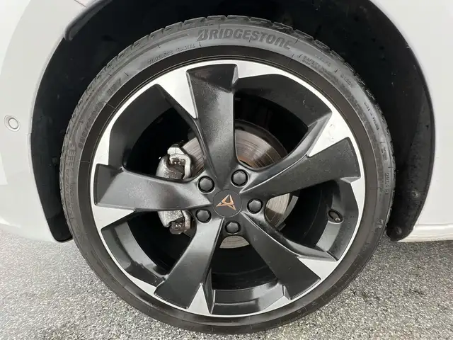 Cupra Leon view 6