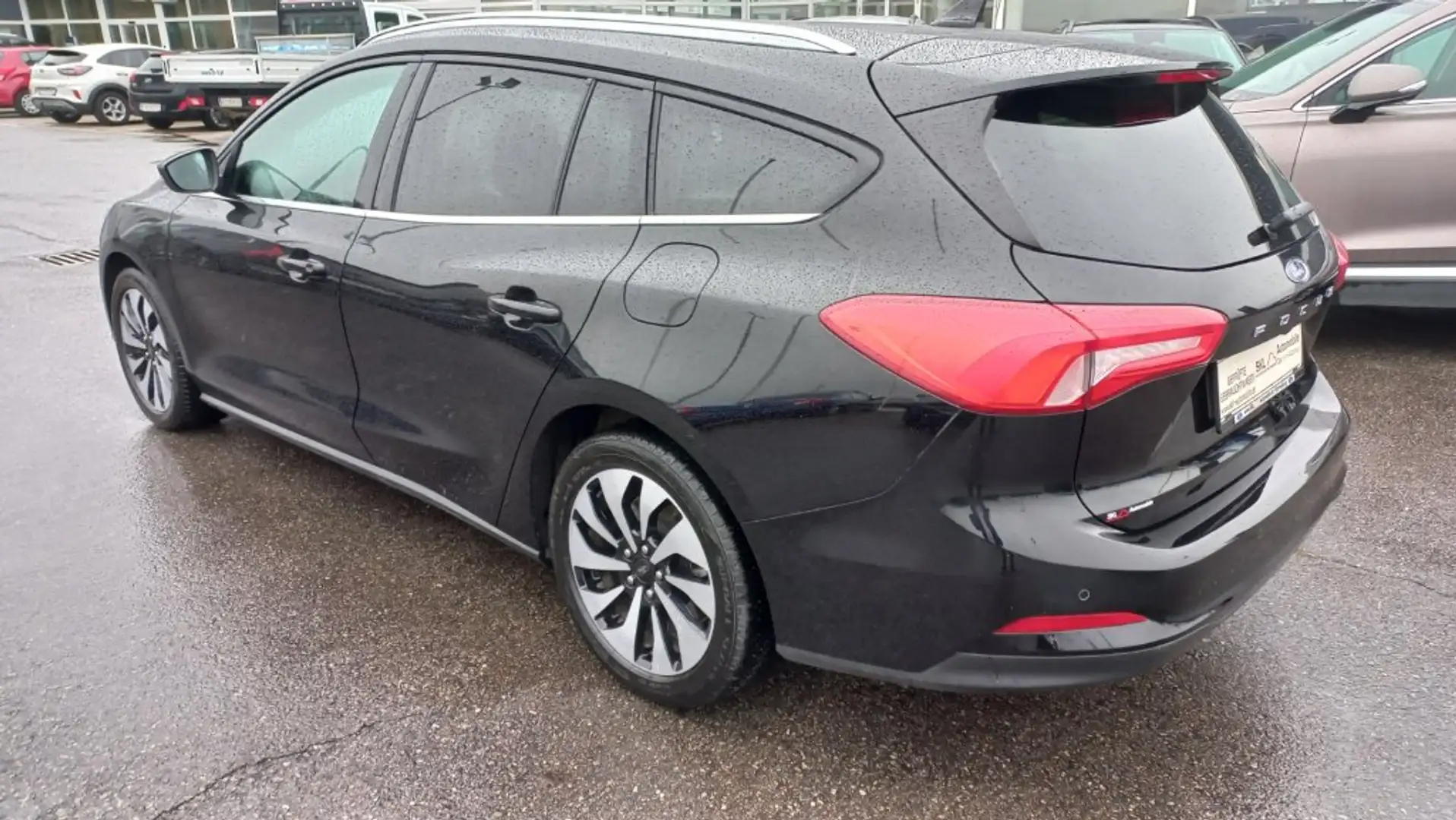 Ford Focus Kombi 1,0 EcoBoost Cool & Connect Schwarz - 2