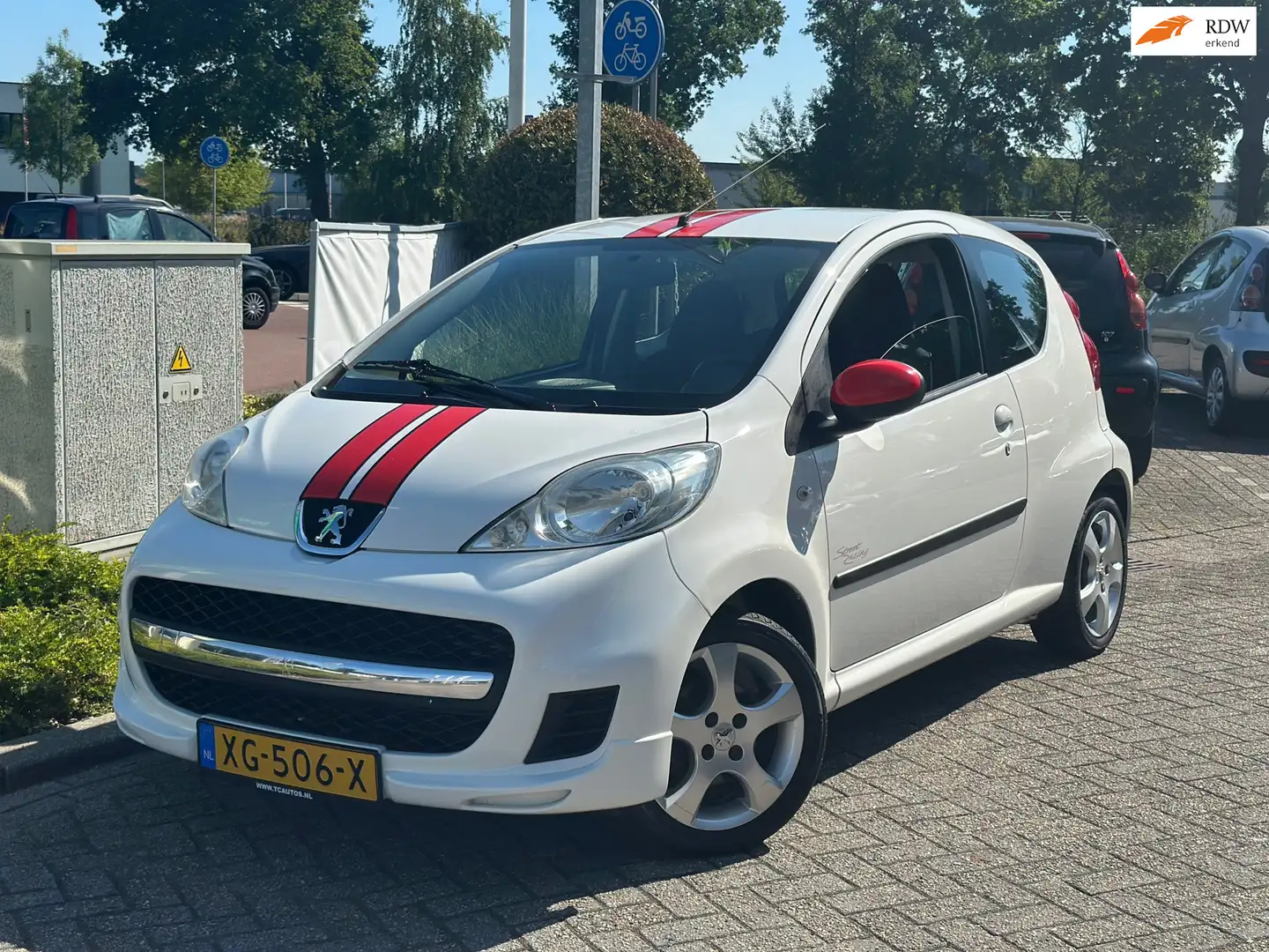 Peugeot 107 1.0-12V XR streetracing sport Blanc - 1
