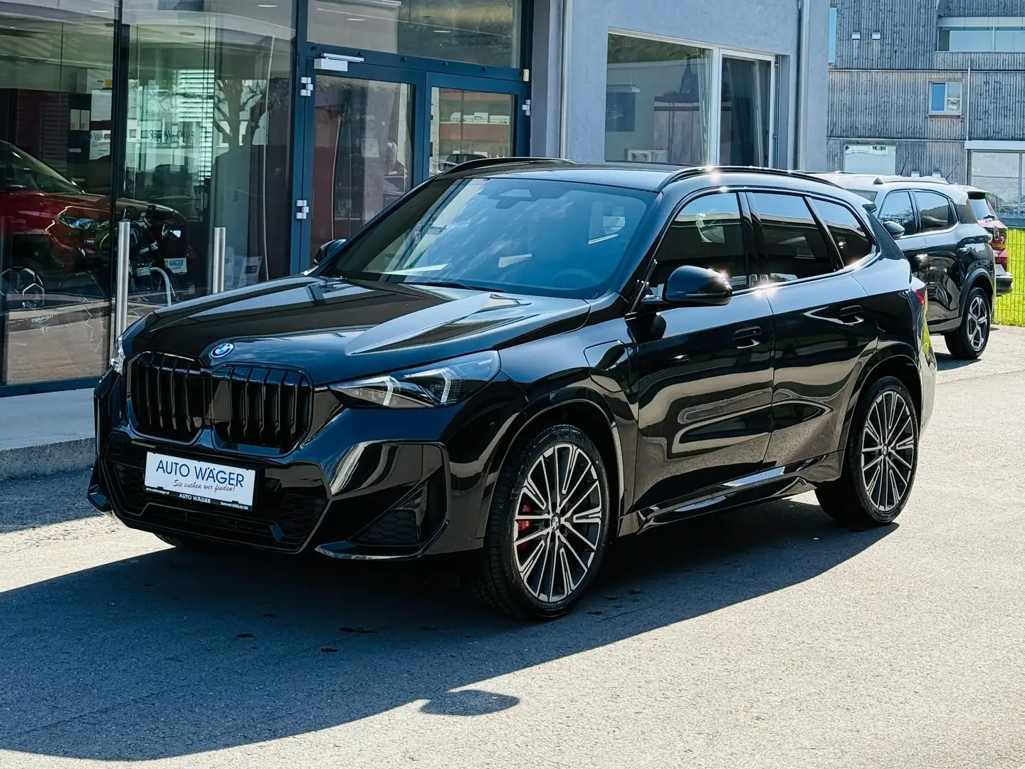 BMW X1 25 e xDrive M Sport Schwarz - 1
