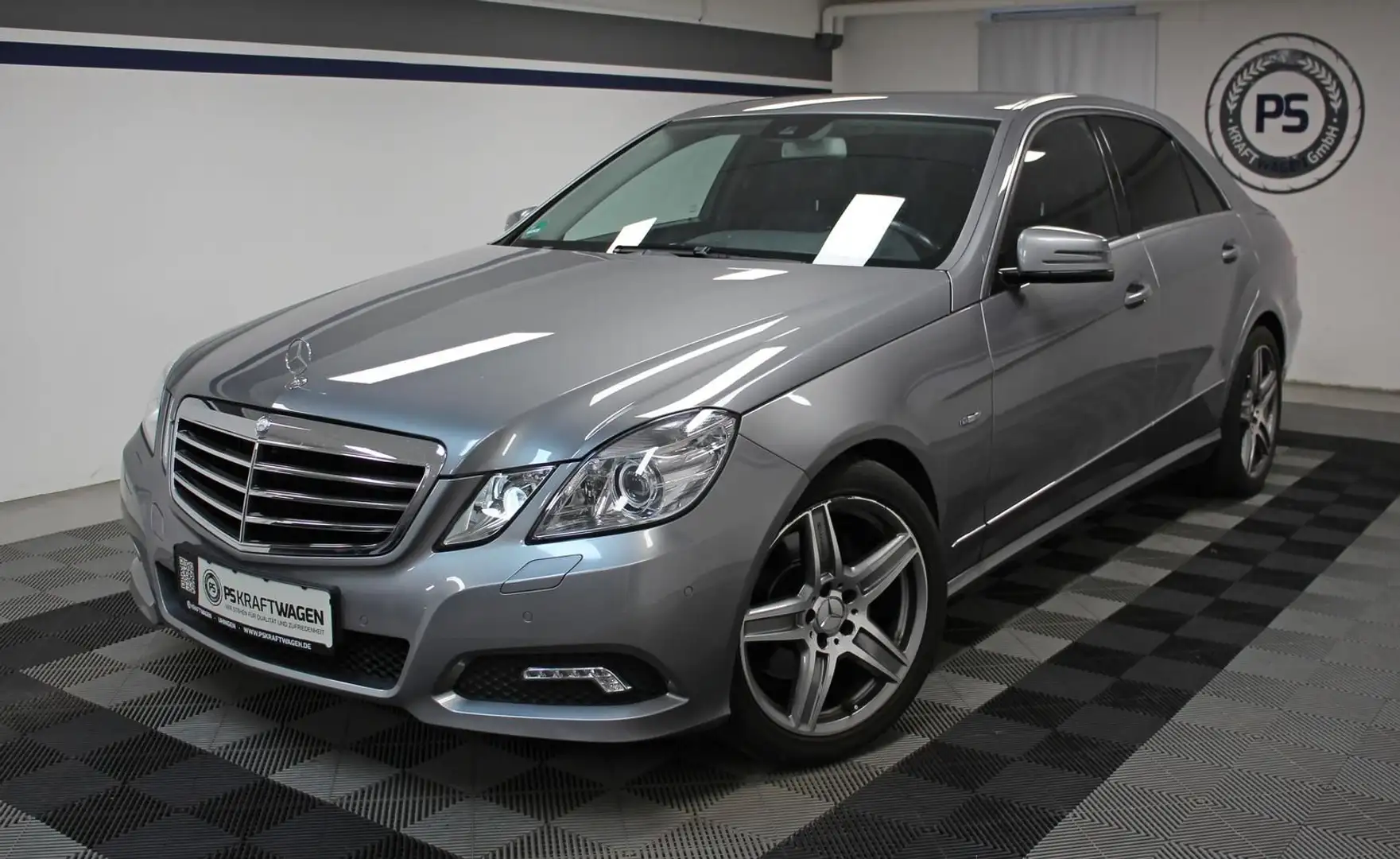 Mercedes-Benz E 350 Avantgarde Lim. Aut. NAVI TEMP XENON TOTW Silber - 1