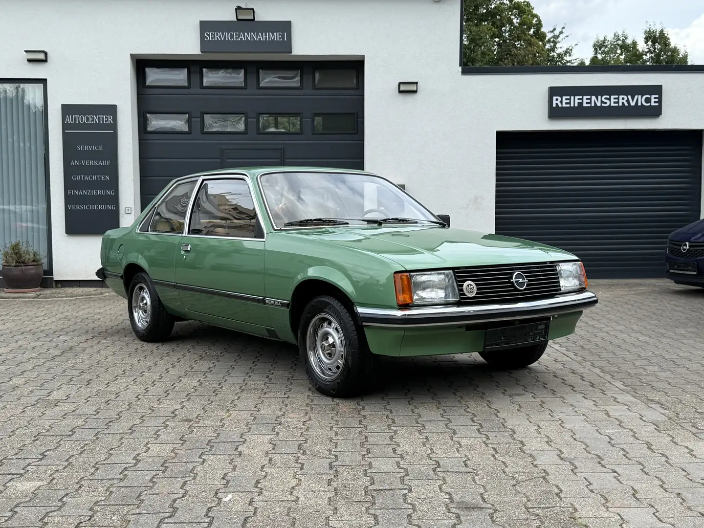 Opel Rekord 2.0l Berlina Groen - 1