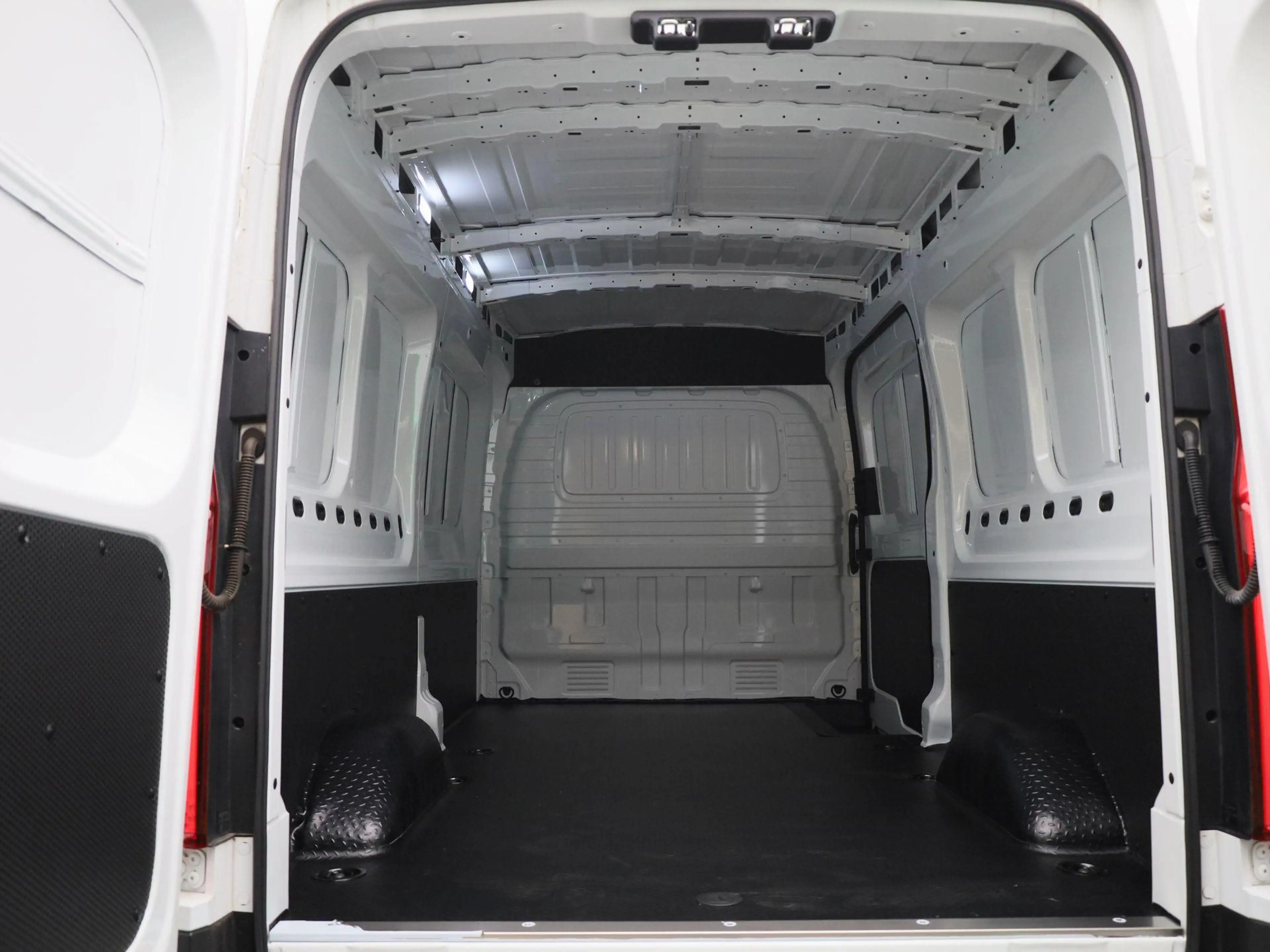 Maxus eDeliver 9 L3H2 72 kWh | Outlet Deal | 24 maanden garantie — photo 15