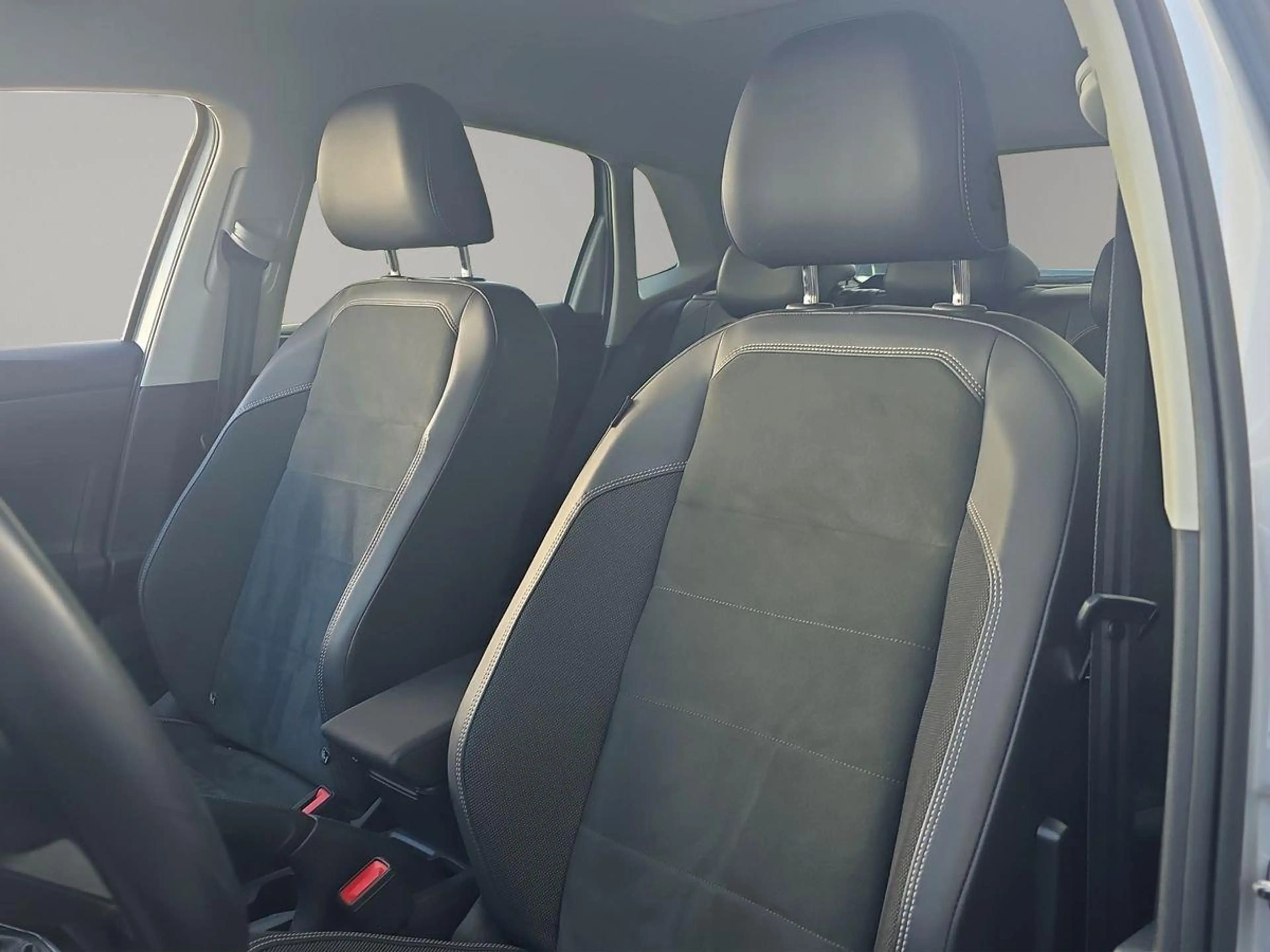 Volkswagen Polo 1.0 TSI MATRIX T-LEDER ACC V-COCK R-KAM SPUR — photo 8
