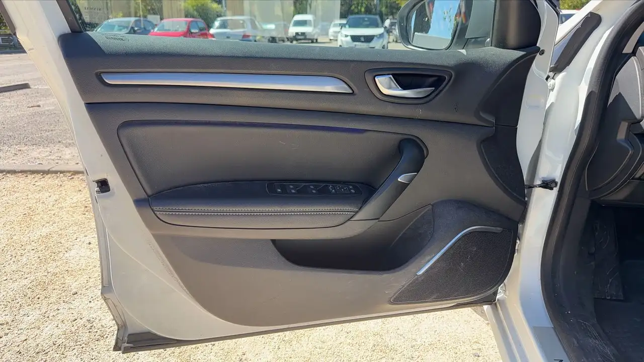 Renault Megane Berline — photo 7