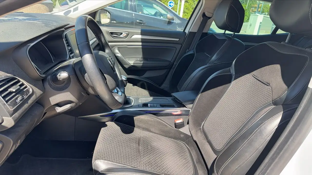 Renault Megane Berline — photo 27