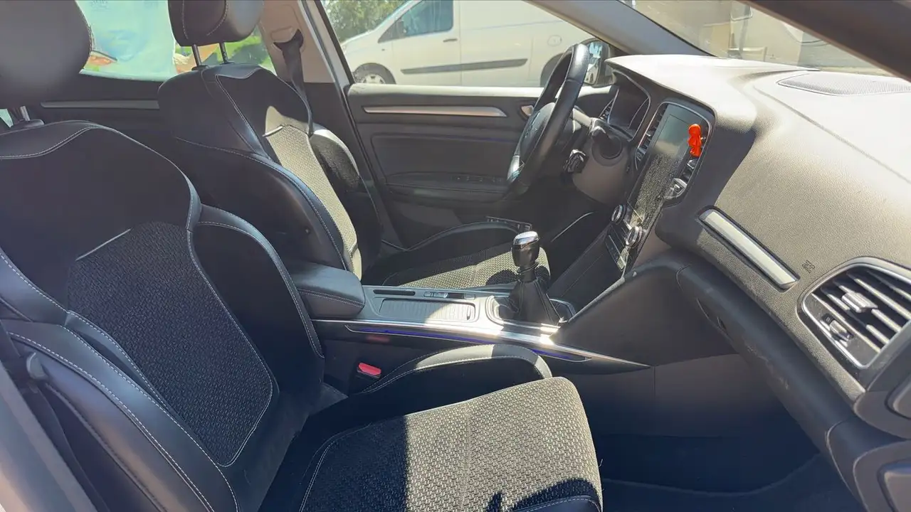 Renault Megane Berline — photo 25