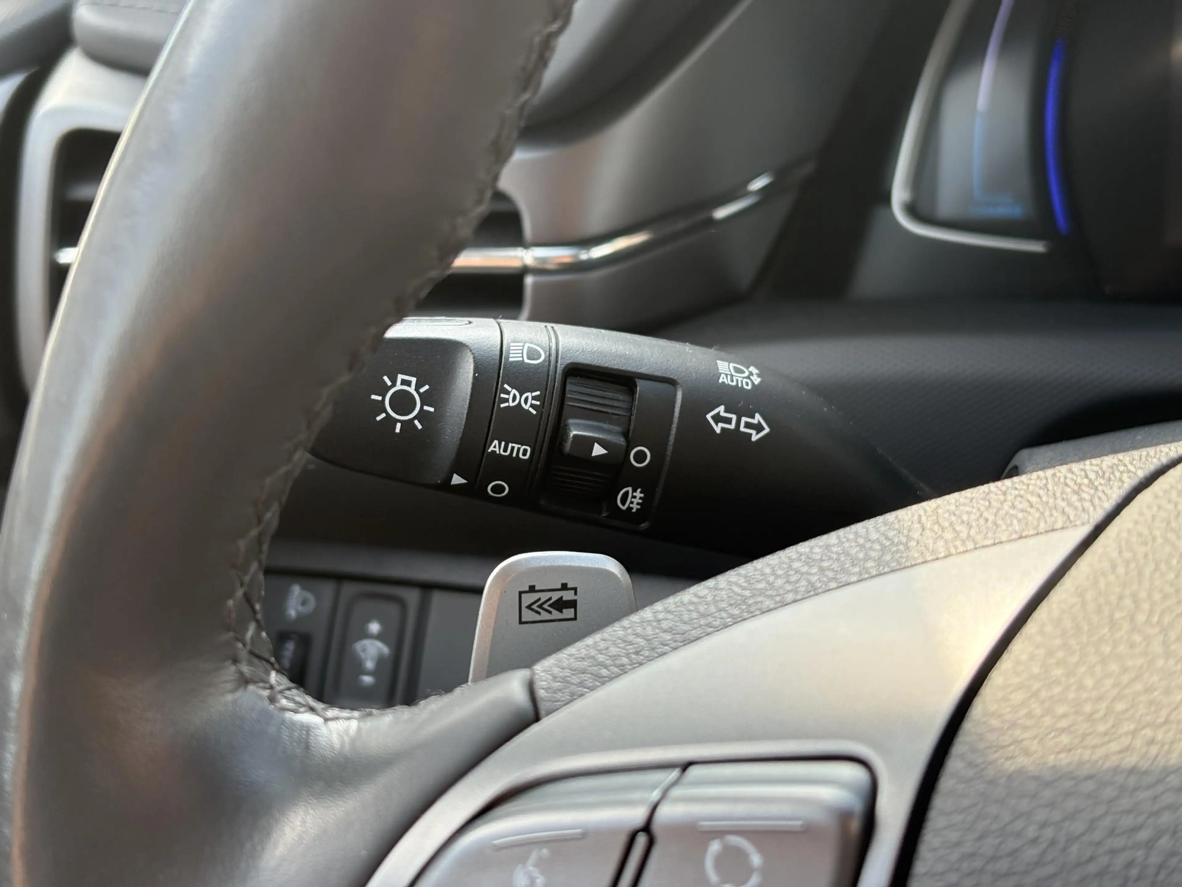 Hyundai IONIQ i-Motion EV 38 kWh 46.300 KM | SOH 95,6% | Navigat — photo 11