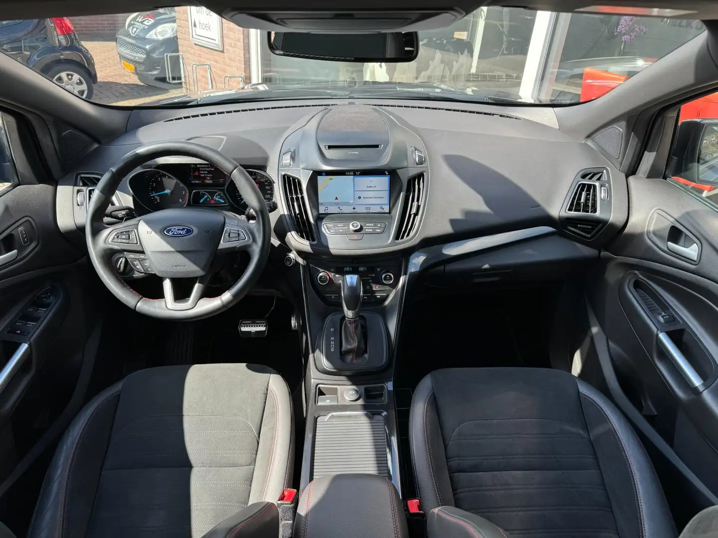Ford Kuga 1.5 St Line I Trekhaak I Camera I Leder I Navi Grijs - 2