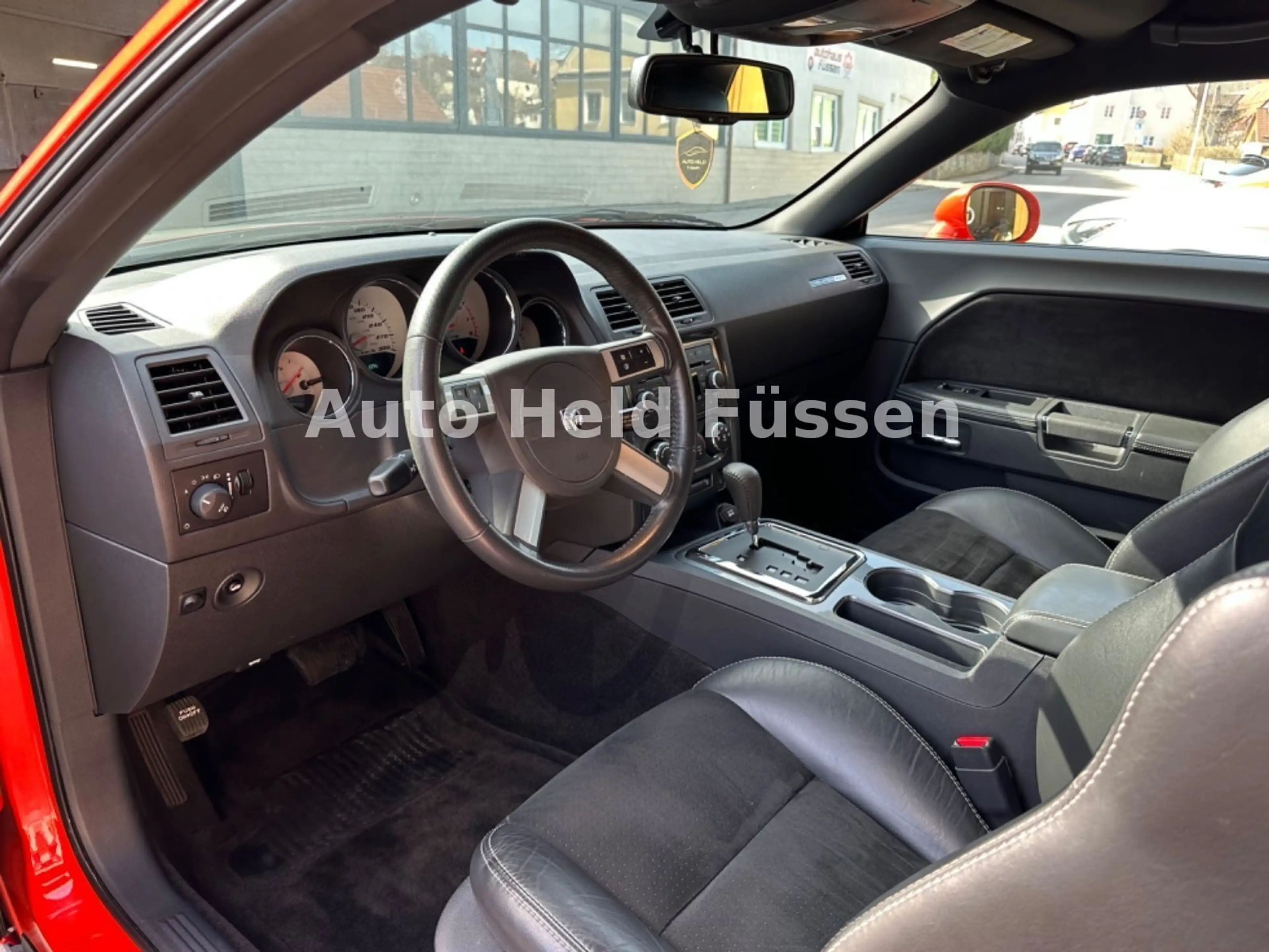 Dodge Challenger SRT-8 6.1 HEMI Aut Unfallfrei DE — photo 8
