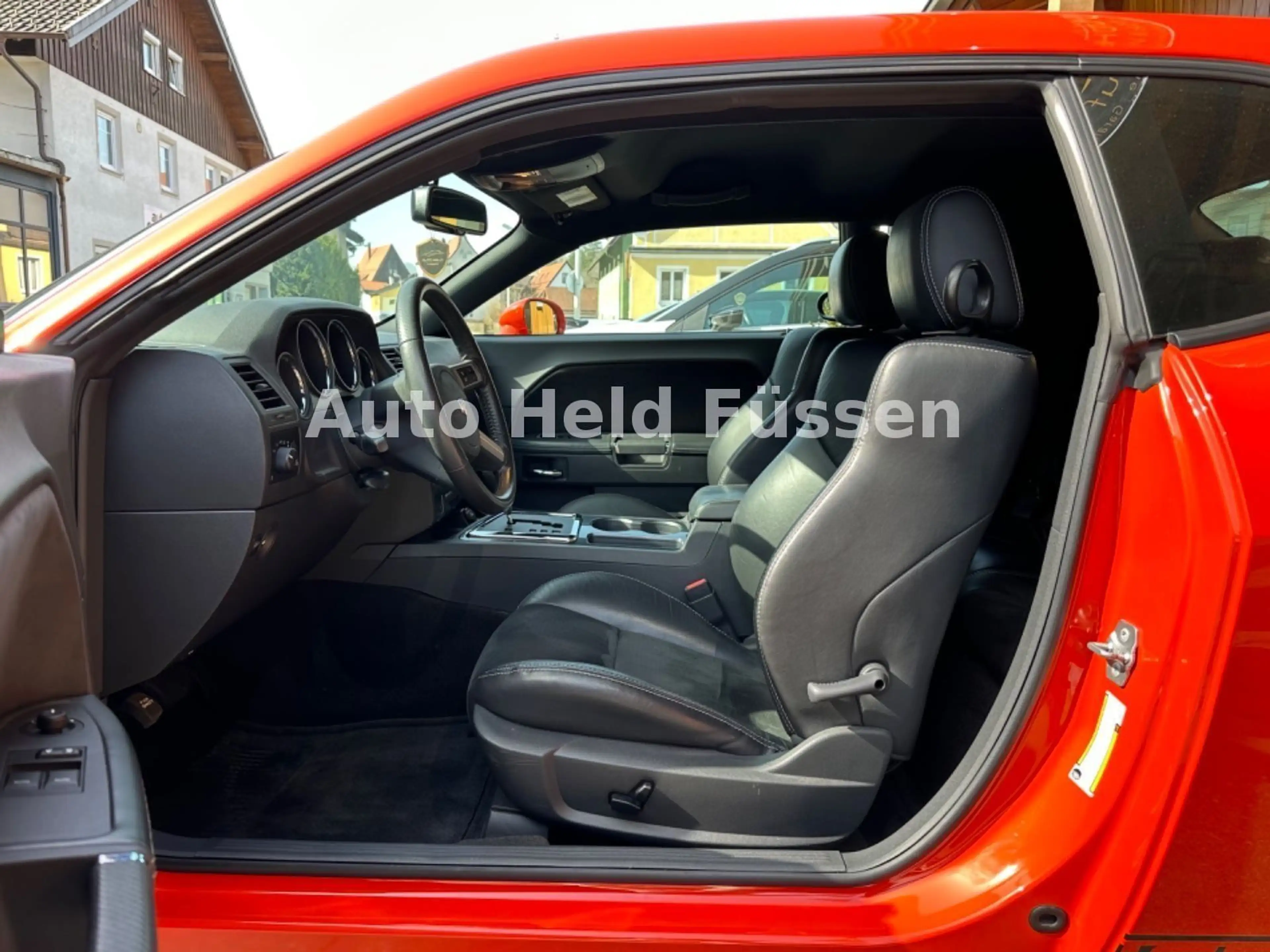 Dodge Challenger SRT-8 6.1 HEMI Aut Unfallfrei DE — photo 10