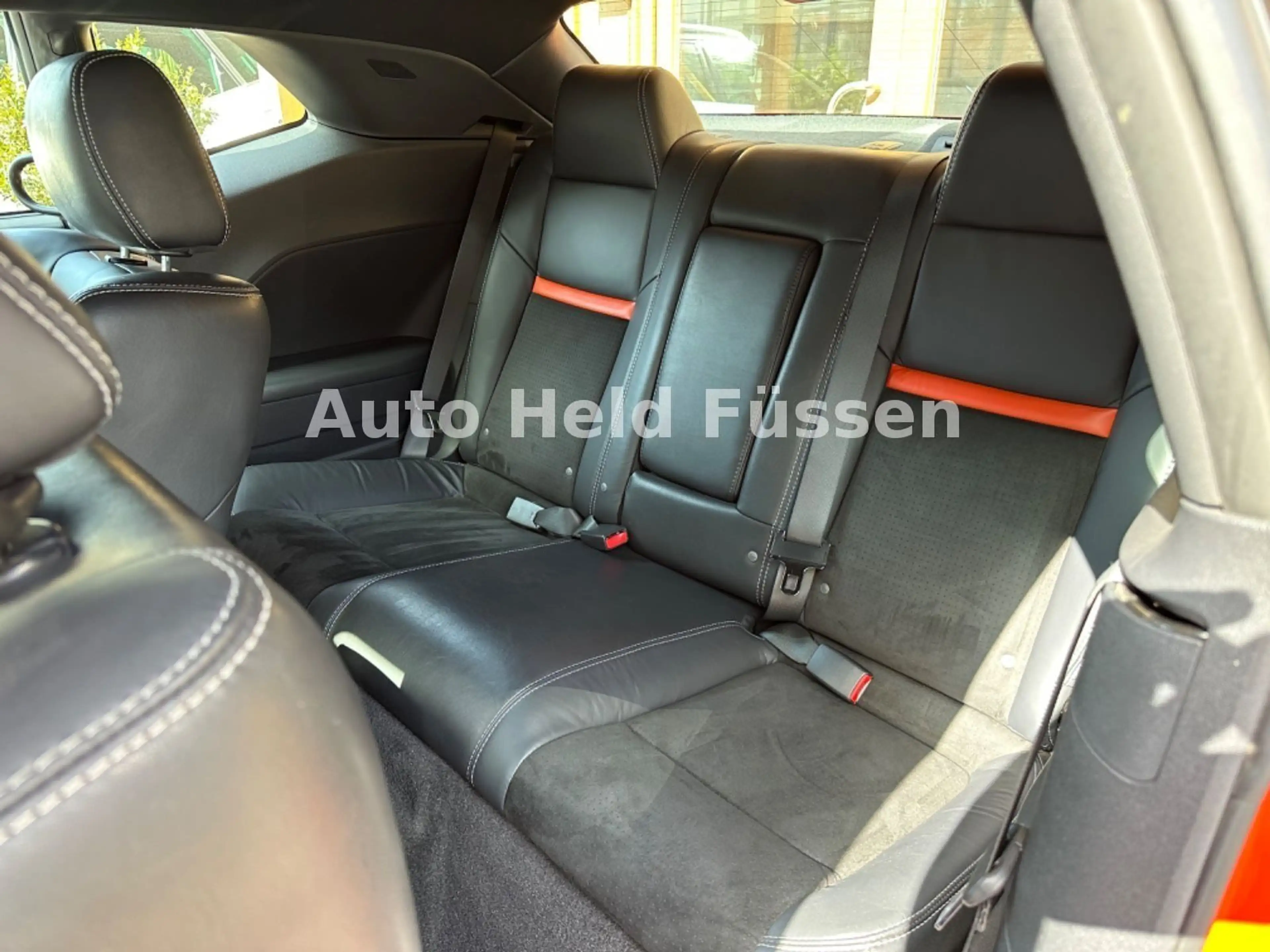 Dodge Challenger SRT-8 6.1 HEMI Aut Unfallfrei DE — photo 13