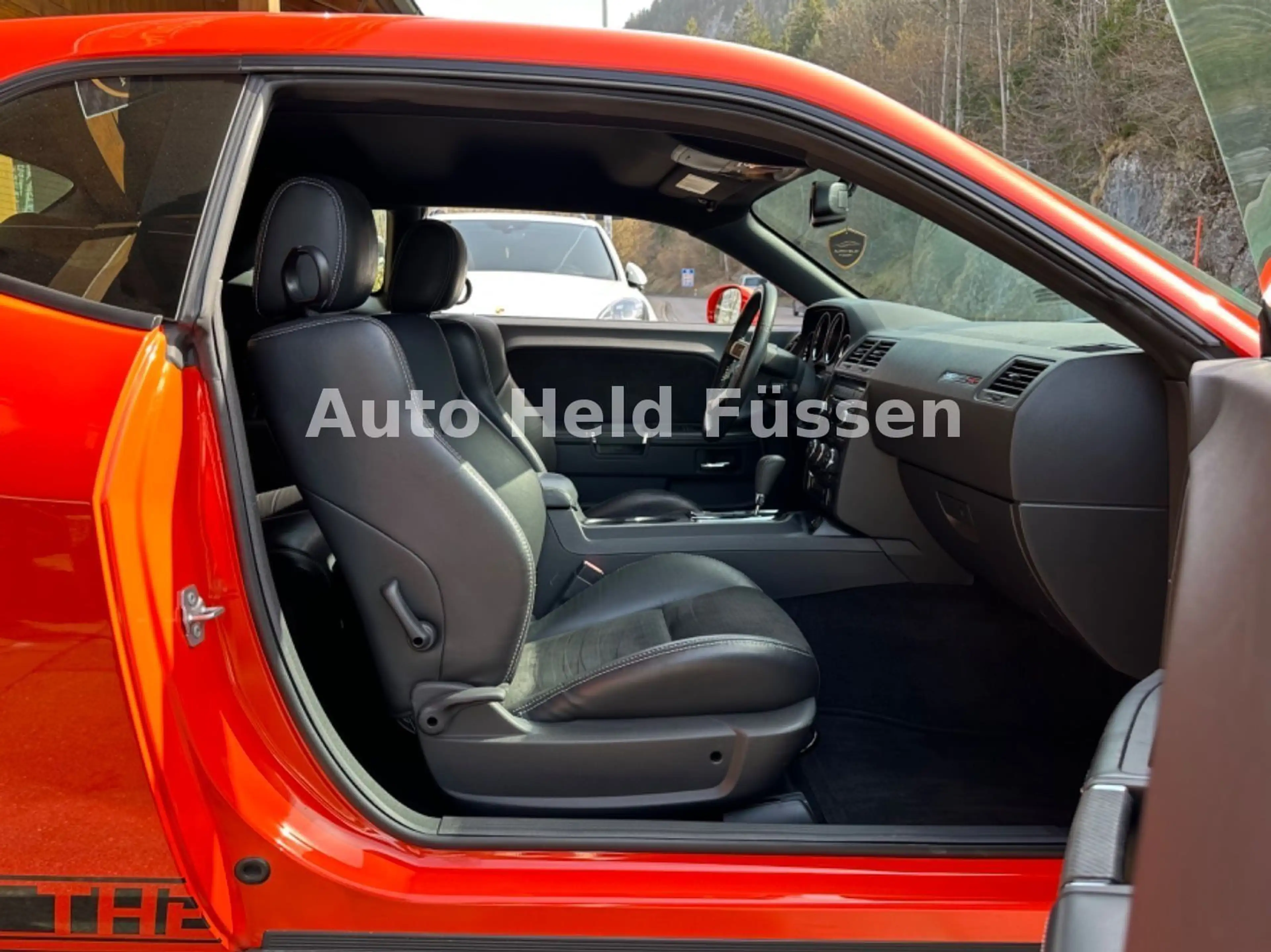 Dodge Challenger SRT-8 6.1 HEMI Aut Unfallfrei DE — photo 12