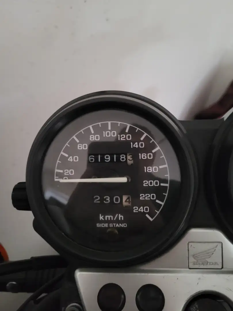 Honda CB 750 Rouge - 2