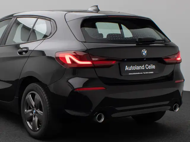BMW 1 Series view 14