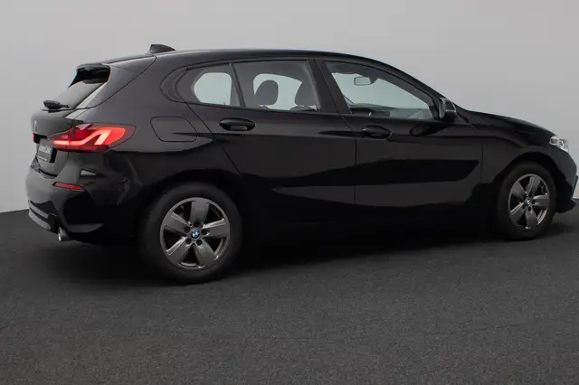 BMW 1 Series view 6