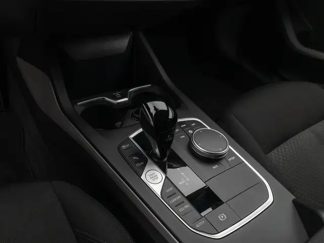 BMW 1 Series view 24