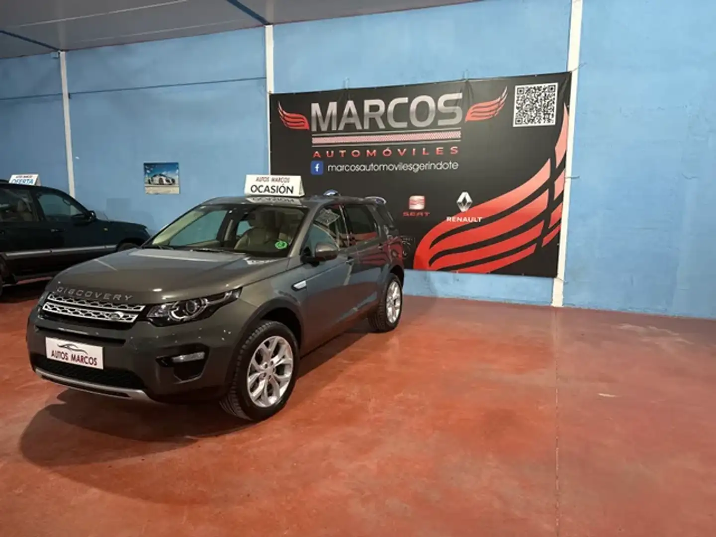 Land Rover Discovery Sport 2.0TD4 Pure 4x4 Aut. 150 Чёрный - 1