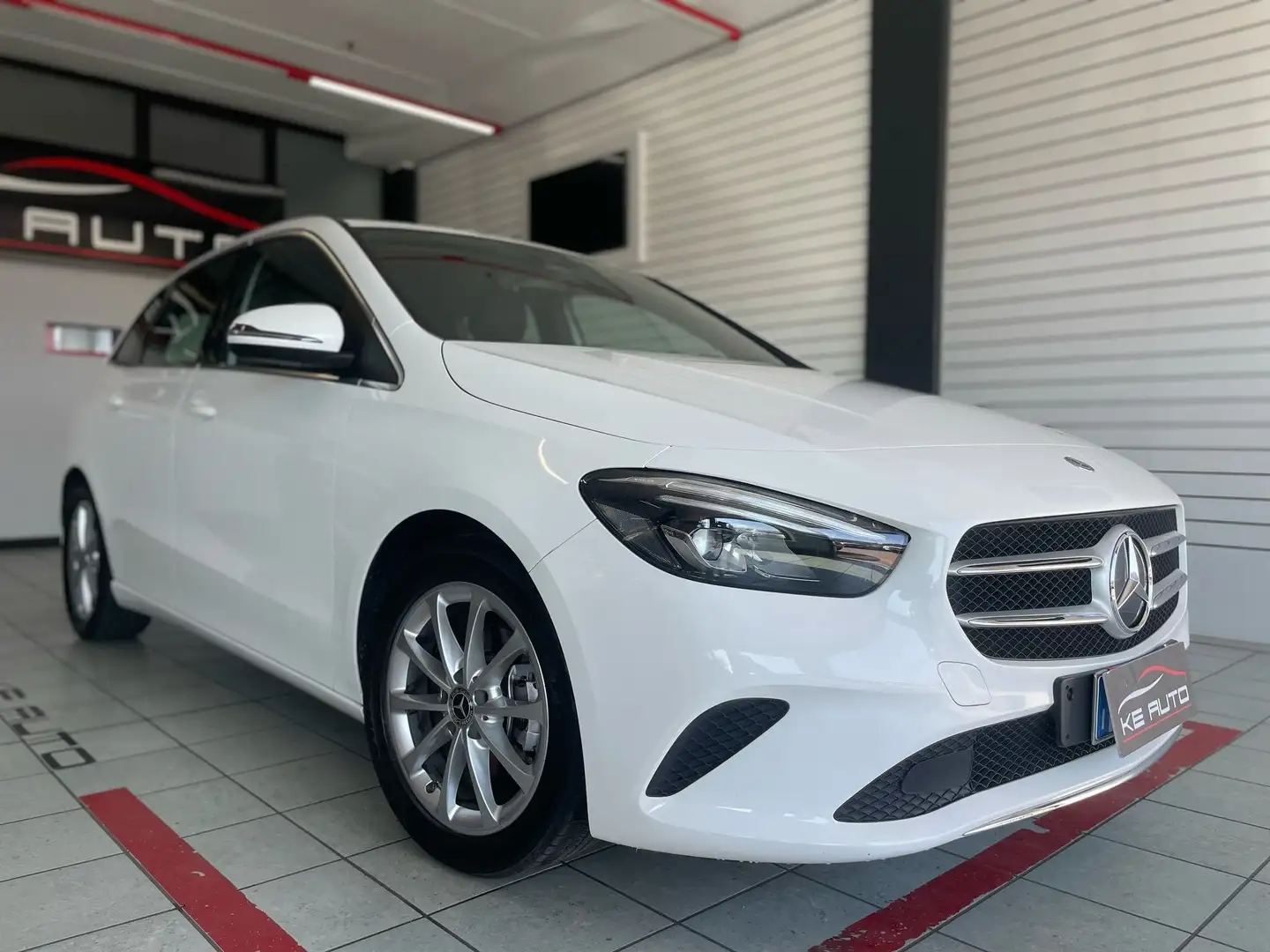 Mercedes-Benz B 180 B 180 Sport Extra auto Bílá - 2