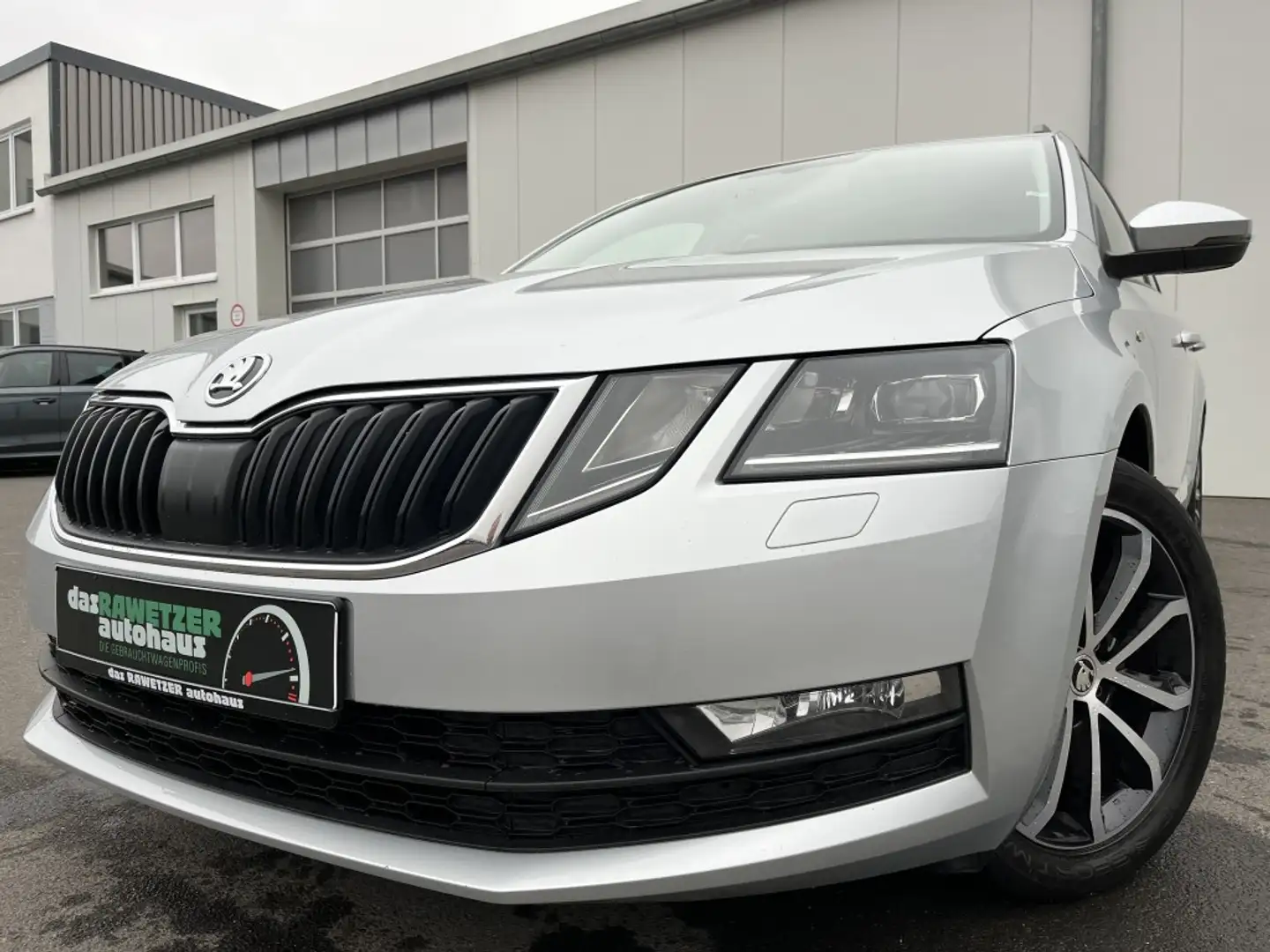 Skoda Octavia Combi 2.0 TDI DSG Soleil 94€ m. 20% Anzahlung Na Argent - 1