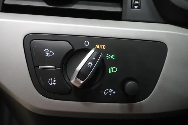 Audi A4 view 14